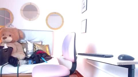 Snapshot of zoe_hecate chatting on December 4, 3:49 am zoe_hecate online show from December 4, 3:49 am