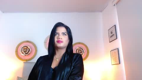 Snapshot of zoe_hecate chatting on May 7, 12:21 pm zoe_hecate online show from May 7, 12:21 pm