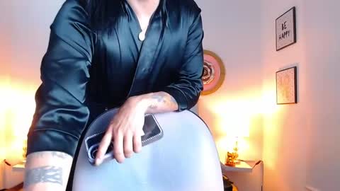 Snapshot of zoe_hecate chatting on May 16, 1:35 am zoe_hecate online show from May 16, 1:35 am