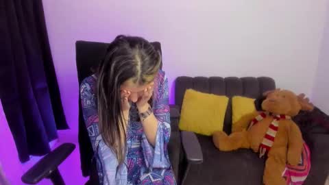 ZOE online show from February 8, 9:07 pm