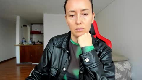 ZOE online show from February 18, 10:06 pm