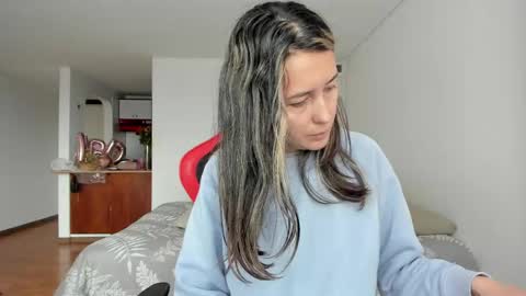 ZOE online show from April 14, 9:21 pm