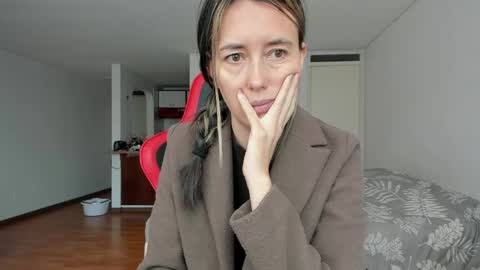 ZOE online show from April 22, 9:05 pm