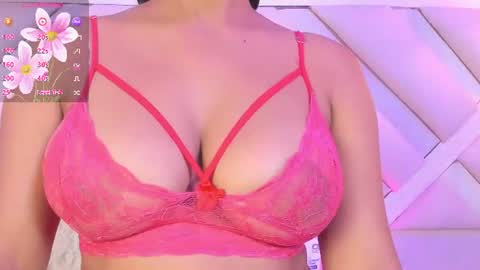 Snapshot of zoe_johnsonn1 chatting on August 1, 4:56 am Zoey online show from August 1, 4:56 am