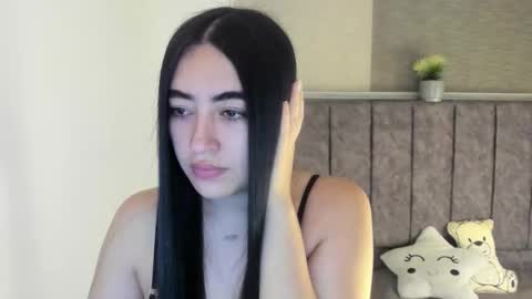 zoe_jones7 online show from December 15, 4:06 am