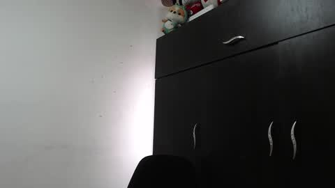 ZOE online show from November 29, 5:05 pm