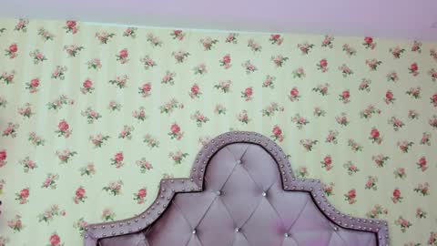 Snapshot of zoe_kravitx chatting on December 27, 5:52 am CAMILA online show from December 27, 5:52 am