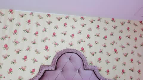 Snapshot of zoe_kravitx chatting on December 27, 8:56 am CAMILA online show from December 27, 8:56 am