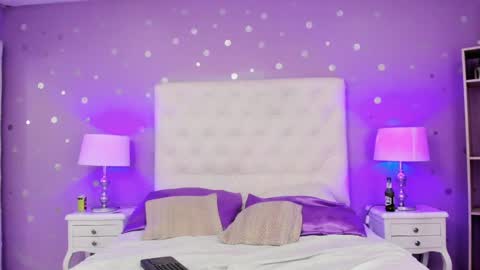 Snapshot of zoe_kravitx chatting on December 29, 4:48 am CAMILA online show from December 29, 4:48 am