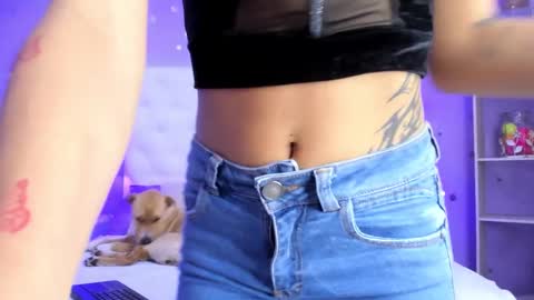 Snapshot of zoe_kravitx chatting on February 1, 4:24 am CAMILA online show from February 1, 4:24 am