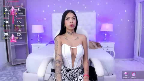 Snapshot of zoe_kravitx chatting on February 13, 6:30 am CAMILA online show from February 13, 6:30 am