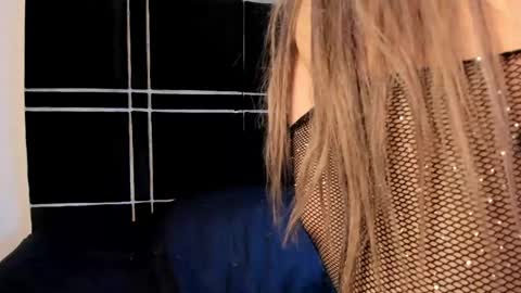 Snapshot of zoe_ll chatting on May 14, 6:04 pm SWEET ZOE online show from May 14, 6:04 pm