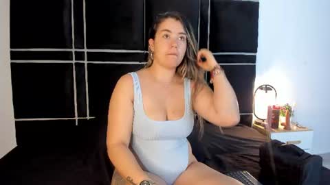 Snapshot of zoe_ll chatting on July 11, 11:02 am SWEET ZOE online show from July 11, 11:02 am