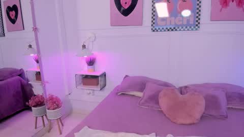 Zoe Lynch online show from December 3, 12:14 pm