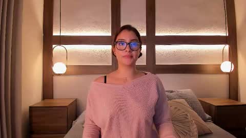 zoe_mhendez online show from November 20, 3:07 am