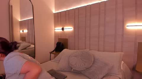 zoe_mhendez online show from February 10, 11:36 am