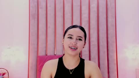 Snapshot of zoe_monrow chatting on May 5, 12:57 pm Zoe Monrow online show from May 5, 12:57 pm