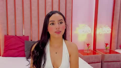 Snapshot of zoe_monrow chatting on May 9, 2:11 pm Zoe Monrow online show from May 9, 2:11 pm