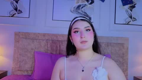Snapshot of zoe_moon__ chatting on July 8, 11:37 am zoe_moon__ online show from July 8, 11:37 am