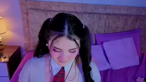Snapshot of zoe_moon__ chatting on July 28, 3:21 pm zoe_moon__ online show from July 28, 3:21 pm