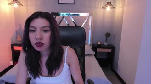 zoe_moreau online show from February 19, 8:16 pm