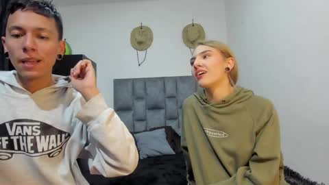 She Zoe He Painn online show from October 24, 5:31 pm