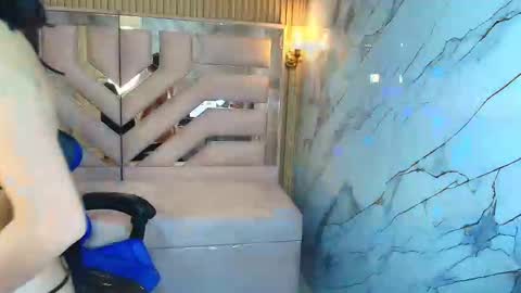 Zoe  online show from November 15, 3:37 am