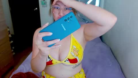 Snapshot of zoe_sexy69 chatting on July 16, 5:30 pm ZOE online show from July 16, 5:30 pm