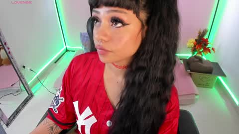 zoe_sullivan_ online show from December 25, 4:11 pm