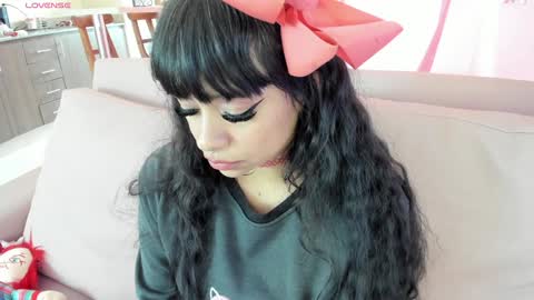 zoe_sullivan_ online show from January 17, 12:31 pm