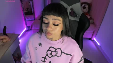 zoe_sullivan_ online show from February 22, 9:56 am