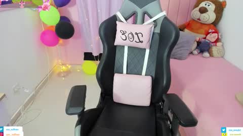 zoe_sullivan_ online show from November 16, 9:26 am