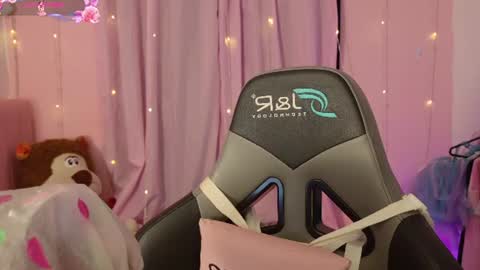 zoe_sullivan_ online show from June 17, 9:12 am