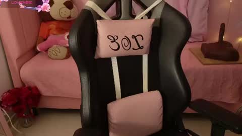 zoe_sullivan_ online show from June 20, 9:01 am