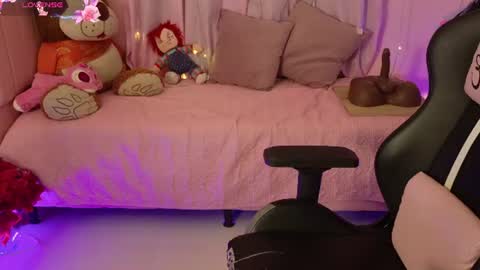 zoe_sullivan_ online show from July 6, 9:17 am