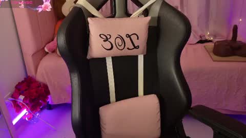 zoe_sullivan_ online show from July 12, 9:11 am