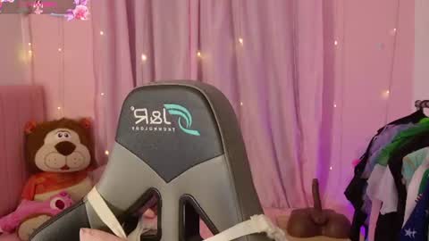 zoe_sullivan_ online show from July 13, 9:01 am