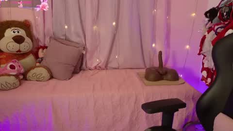 zoe_sullivan_ online show from July 16, 9:04 am