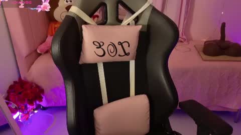zoe_sullivan_ online show from July 17, 9:16 am