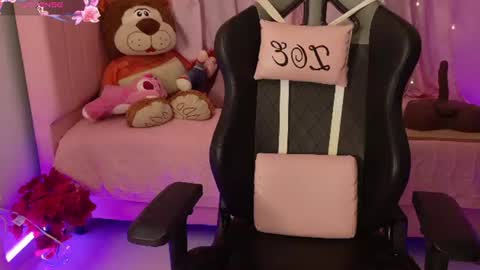 zoe_sullivan_ online show from July 27, 9:05 am