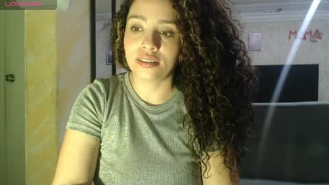 Snapshot of zoe_tai chatting on June 3, 5:10 am zoe tai online show from June 3, 5:10 am
