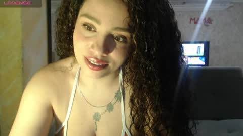 Snapshot of zoe_tai chatting on June 4, 9:15 am zoe tai online show from June 4, 9:15 am