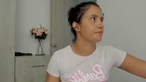 Snapshot of zoe_wattson chatting on June 21, 12:46 am Zoe online show from June 21, 12:46 am