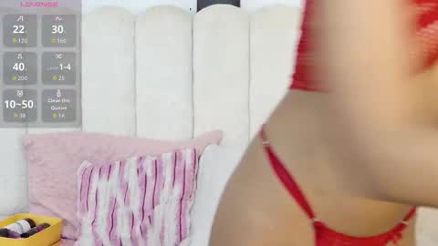 zoeameliie online show from November 26, 12:33 am