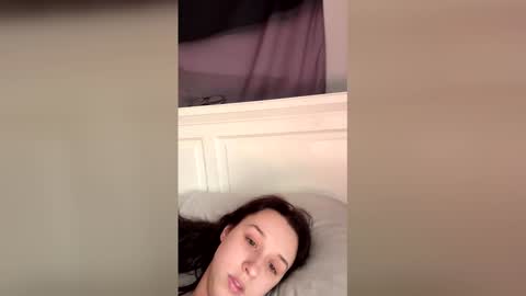 Snapshot of zoeapolo chatting on April 17, 9:18 pm zoeapolo online show from April 17, 9:18 pm