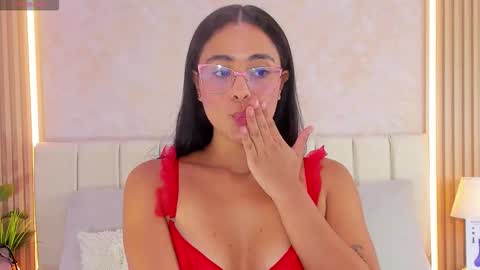 zoebarlowe online show from December 1, 7:08 pm