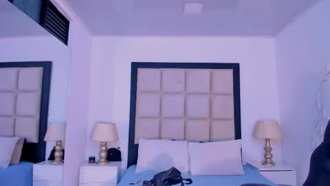 Zoecarrter online show from September 13, 8:19 pm