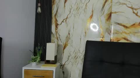 ZOE online show from May 31, 9:16 pm