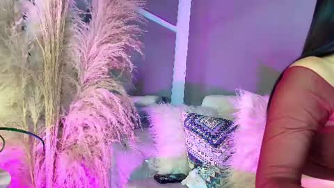 Snapshot of zoee_8 chatting on July 11, 10:44 pm ZOE online show from July 11, 10:44 pm