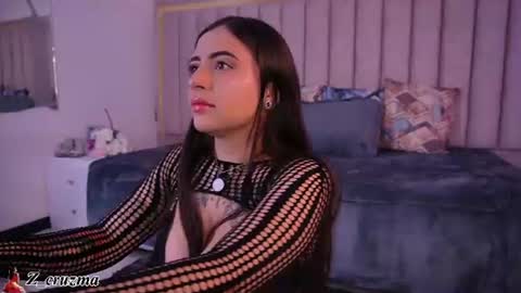 Snapshot of zoee_cruz chatting on July 26, 11:50 am Camila online show from July 26, 11:50 am